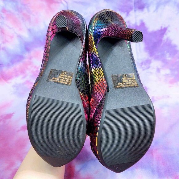 NWOT Wild Rose Gold Studded Rainbow Snake Print Peep Toe Stilettos: 7 - Picture 6 of 6